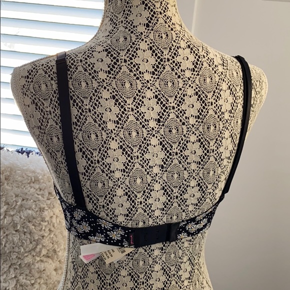 Bras - Picture 3 of 3